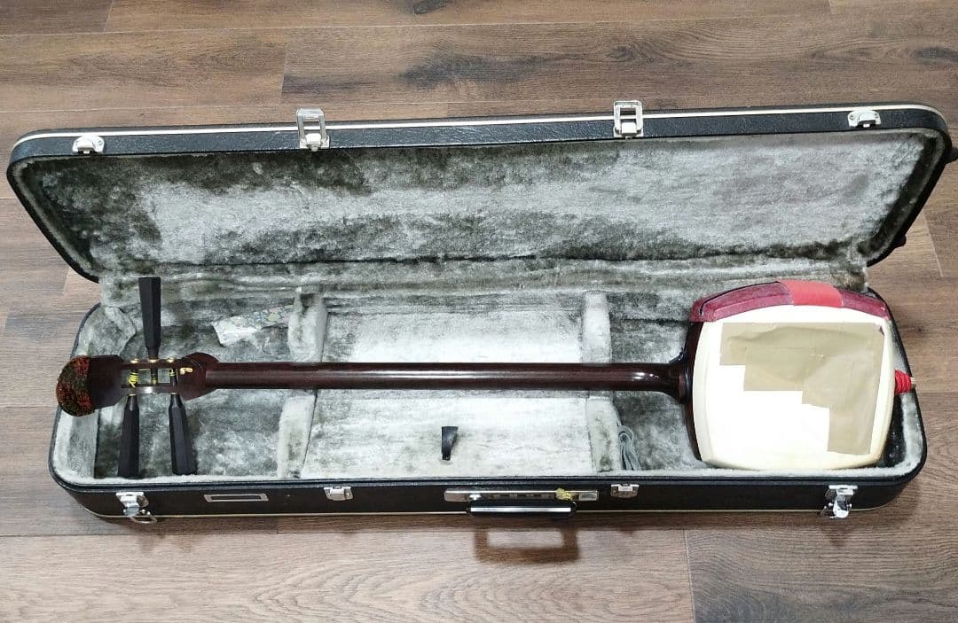 お値下げしました！津軽三味線 本体　ハードケース付き ♪