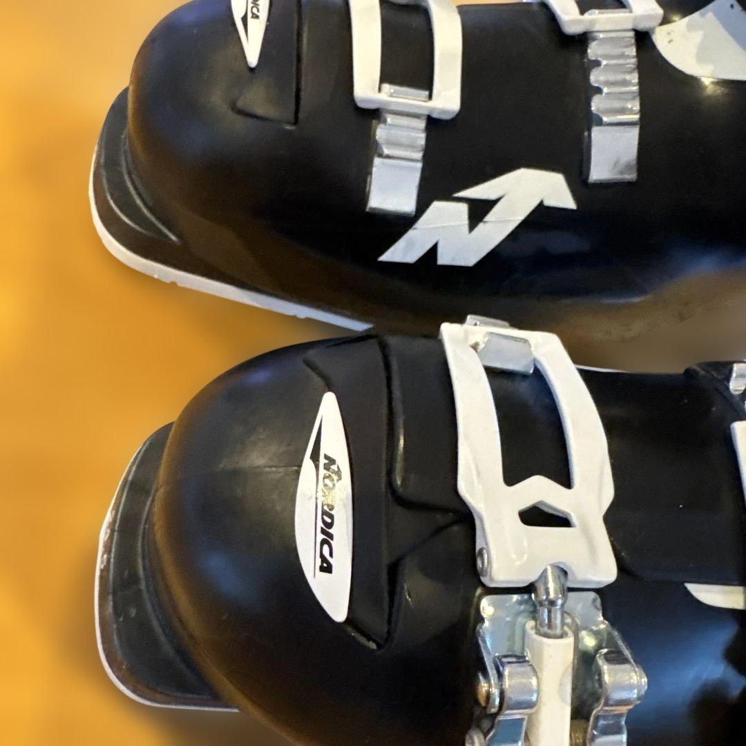 スキーブーツ　レディース　ノルディカ　ブラック　ホワイト　24.0〜24.5