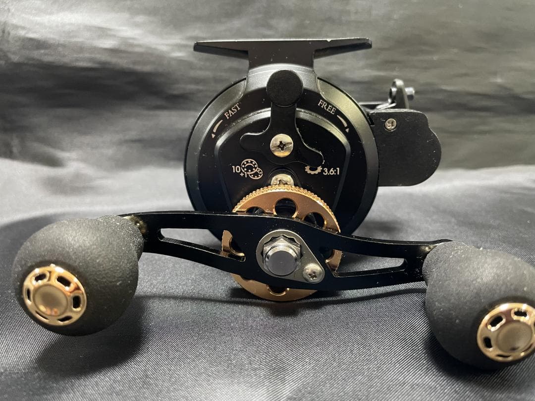 筏 カセ リール右巻き ドラグ付き チョイ出し付き ゴールド マグネットブレーキ