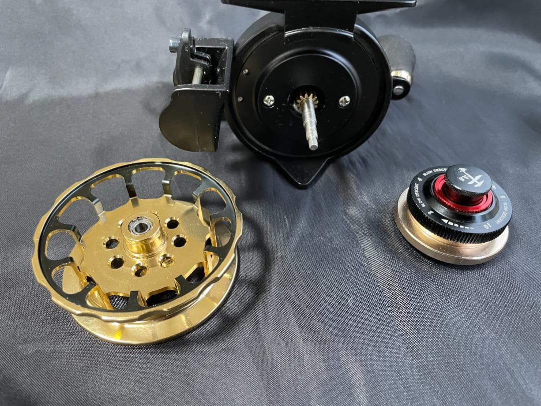 筏 カセ リール右巻き ドラグ付き チョイ出し付き ゴールド マグネットブレーキ