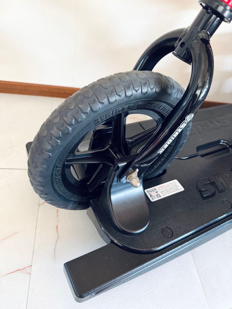 【値下げ】 ストライダー　スポーツ　12インチ　ロッキングベース付