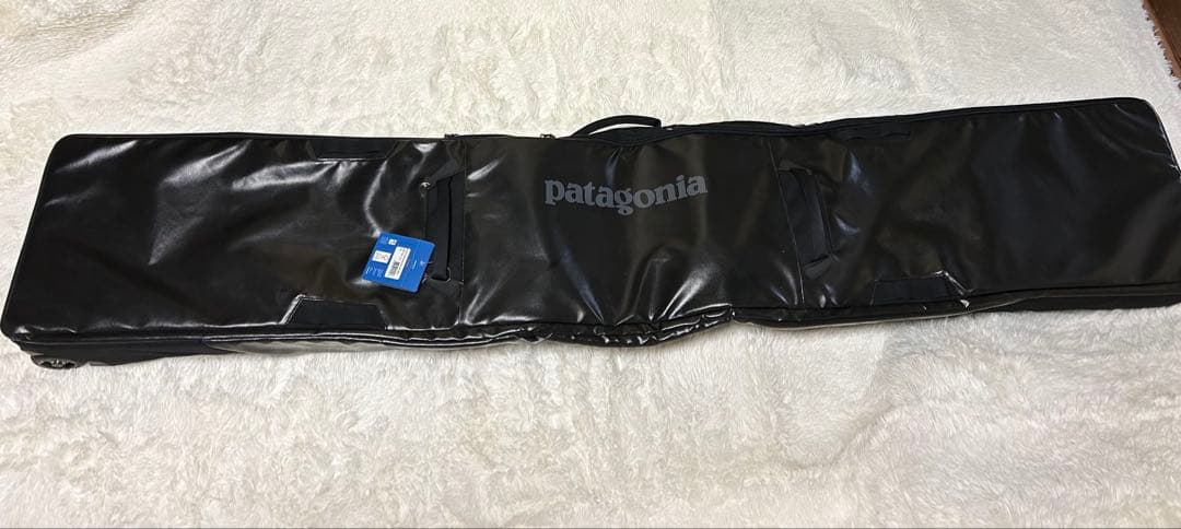 新品未使用 パタゴニア ブラックホールスノーローラー スノーボード スノーバッグ