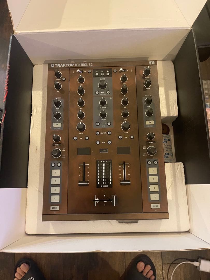 TRAKTOR KONTROL Z2 DJミキサー 動作確認済み 箱付