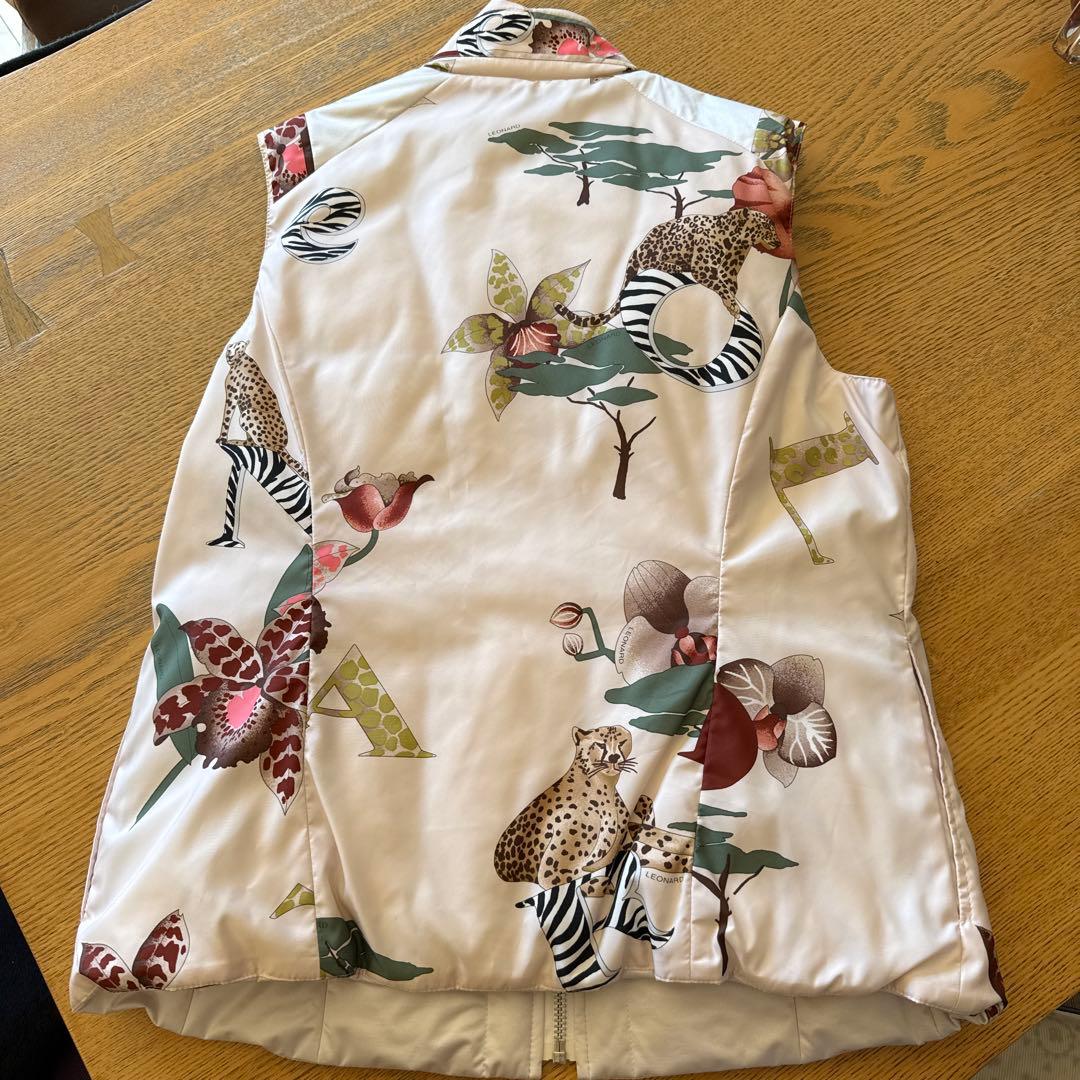 レオナールスポーツ　40 ダウンベスト