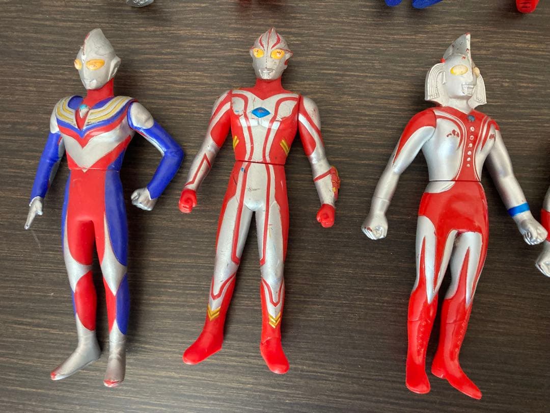 ウルトラマンなどフィギュア 円谷プロ 日本製有2000〜08年製77体まとめ売り