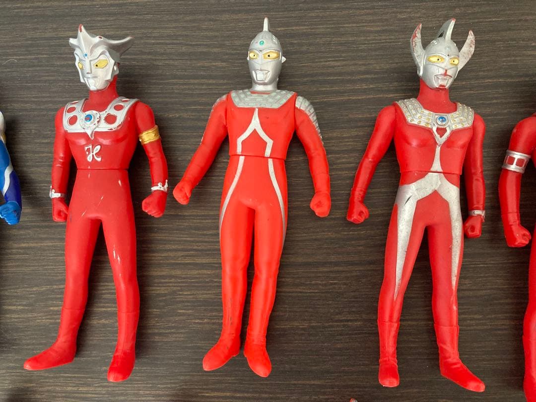 ウルトラマンなどフィギュア 円谷プロ 日本製有2000〜08年製77体まとめ売り