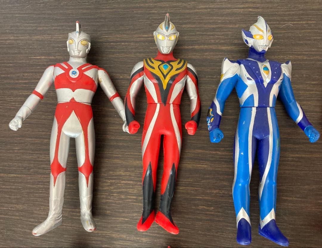 ウルトラマンなどフィギュア 円谷プロ 日本製有2000〜08年製77体まとめ売り