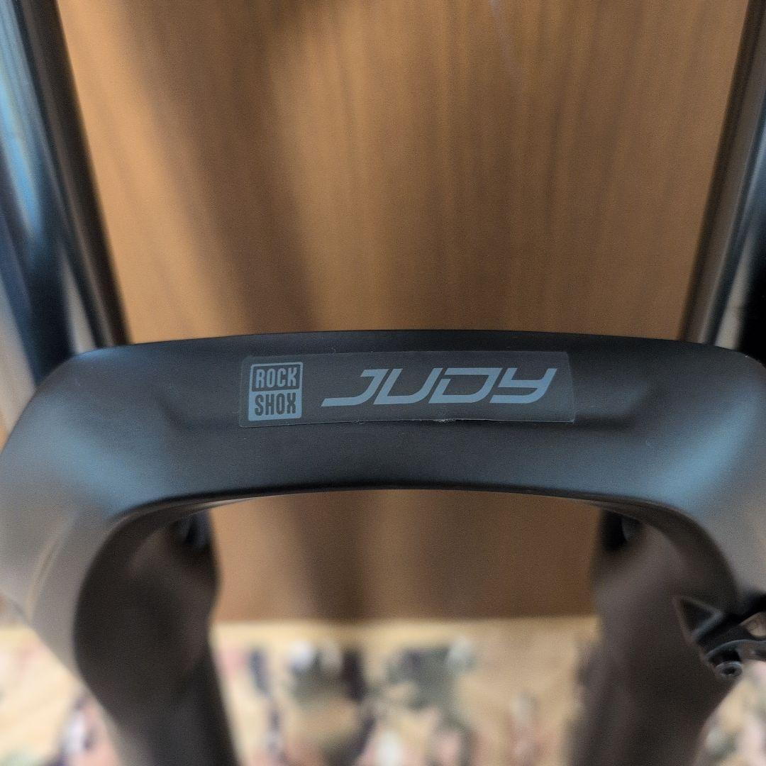 ROCKSHOX judy 130ミリトラベル サスペンションフォーク