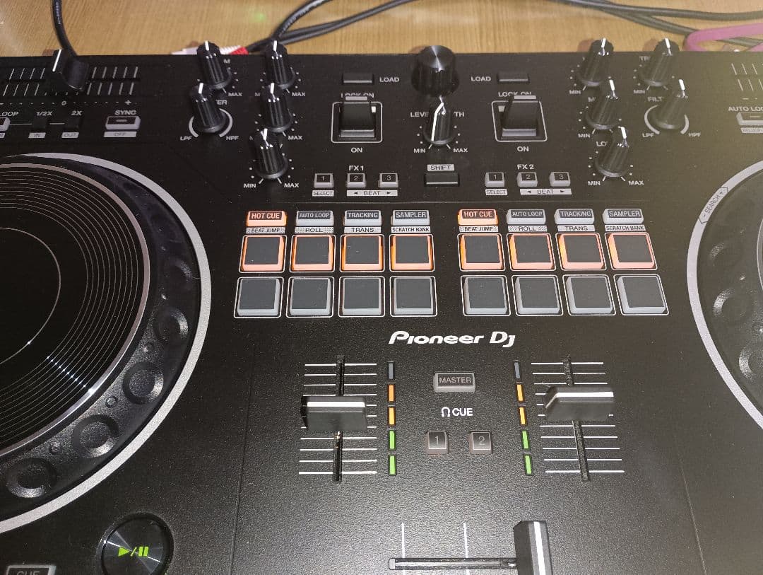 Pioneer DJ DDJ-REV1 コントローラー