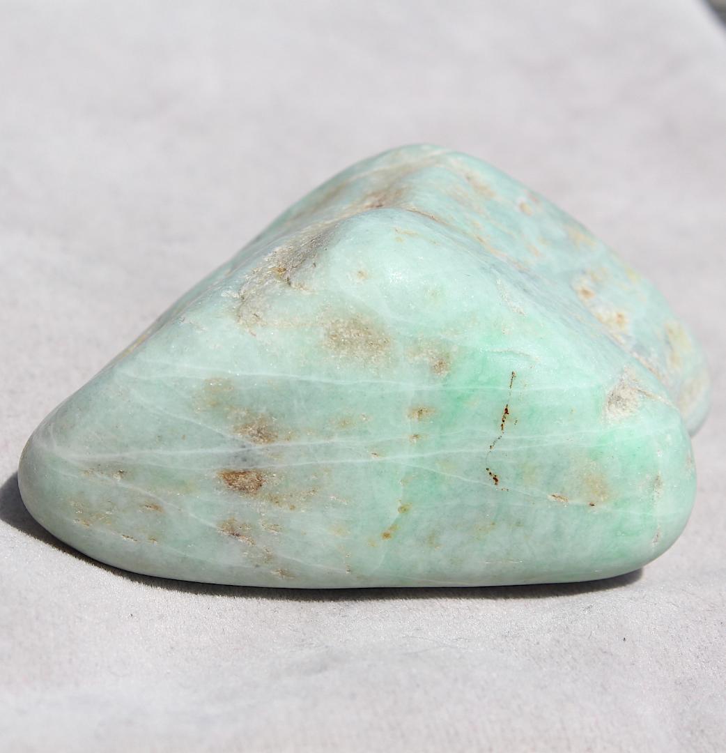 ［緑の美翡翠］糸魚川翡翠 原石 216.2g