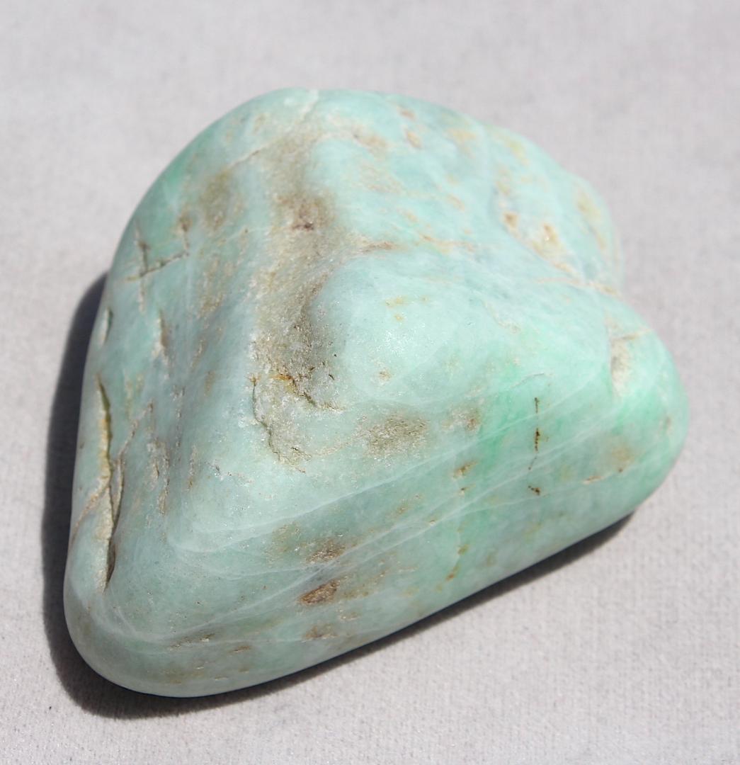 ［緑の美翡翠］糸魚川翡翠 原石 216.2g