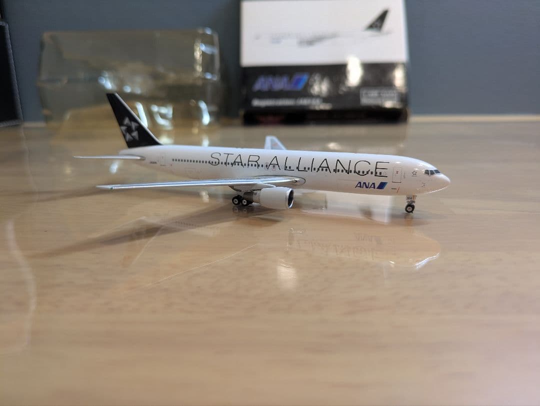 航空機・ヘリコプター ANA Boeing 767-300ER STAR ALLIANCE 1:400