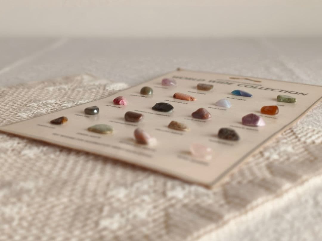 * vintage gemstones ꕥ 天然石たちの標本