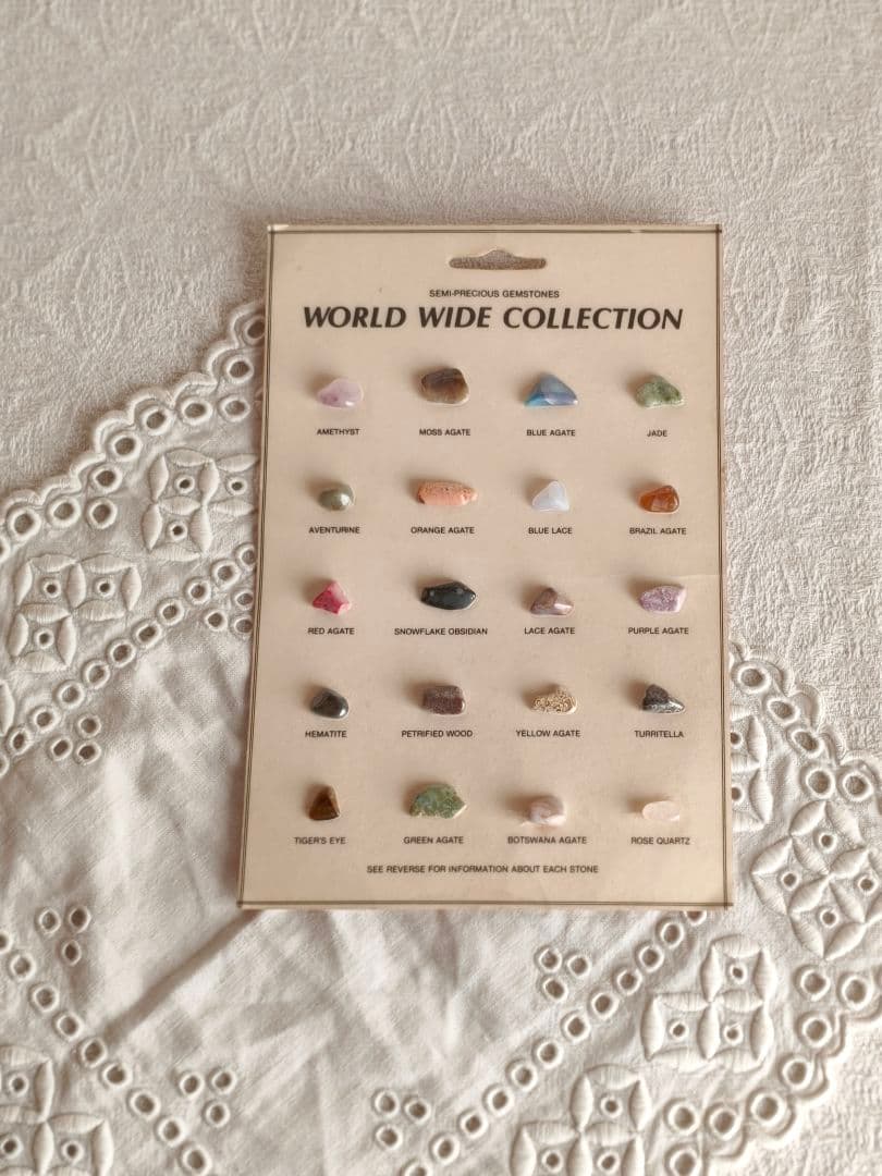 * vintage gemstones ꕥ 天然石たちの標本