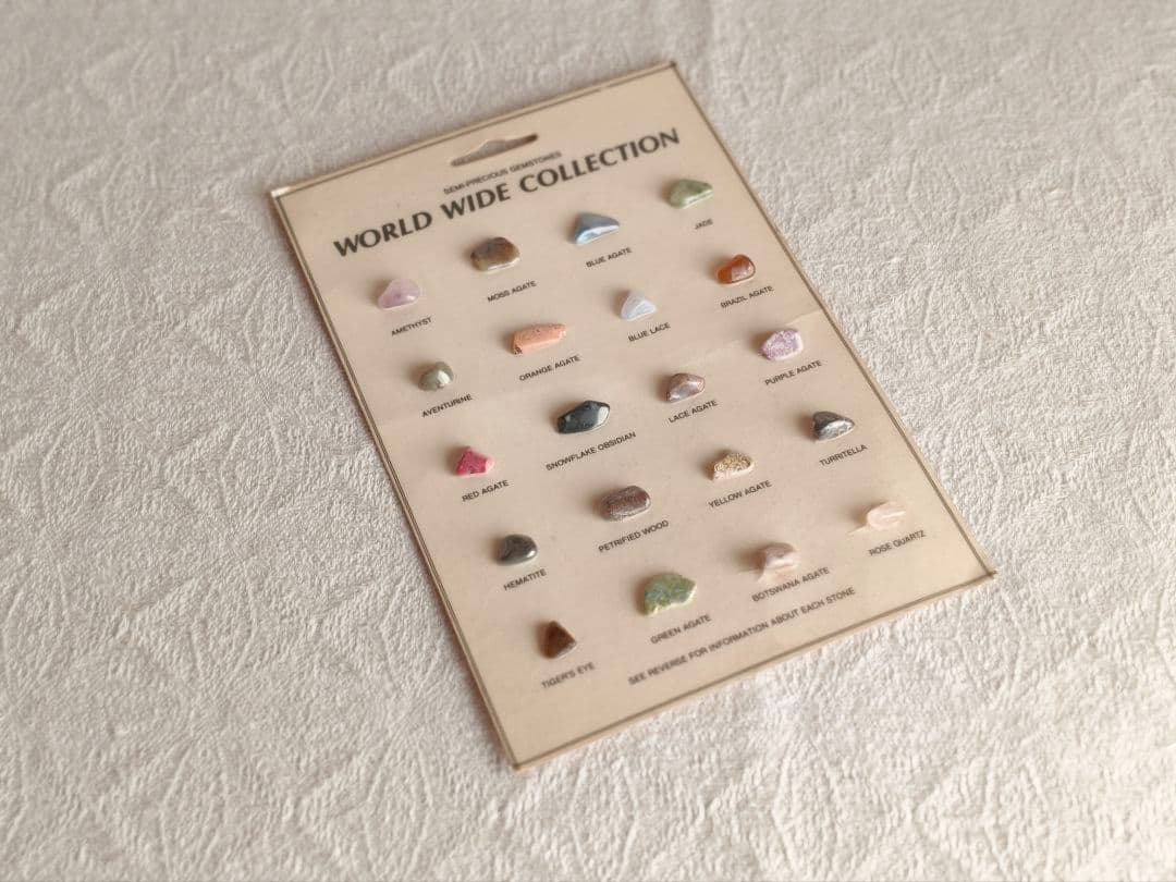 * vintage gemstones ꕥ 天然石たちの標本