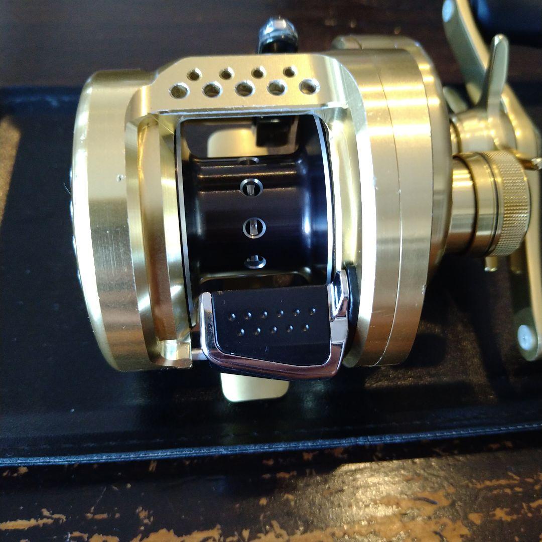 最終値下げ シマノ15カルカッタコンクエスト200HG ギア新品