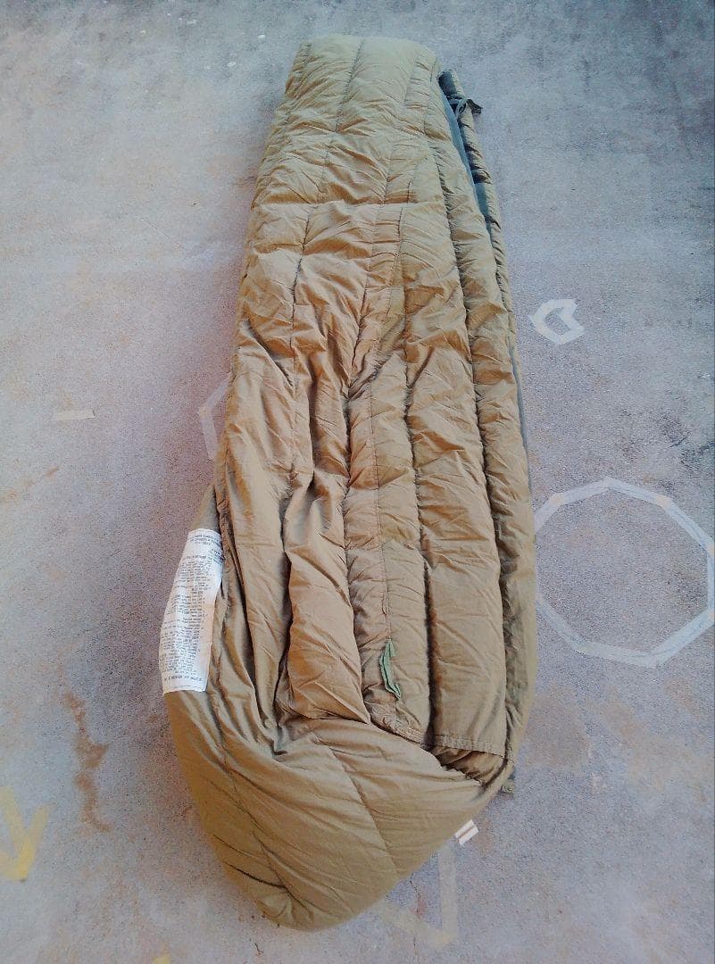 沖縄米軍実使用品　US1949年製 オリーブグリーン寝袋　ヴィンテージ