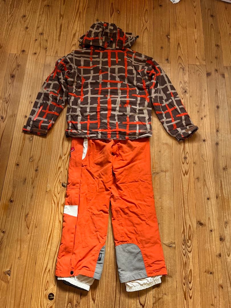 北欧　HALTI ハルチ　スキーウェア上下　日本サイズＭ　暖かさバツグン