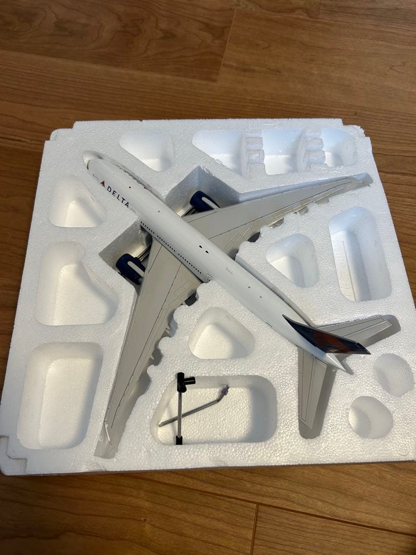 フ*ス様 デルタ航空　B777-200LR Delta spirit特別塗装　1