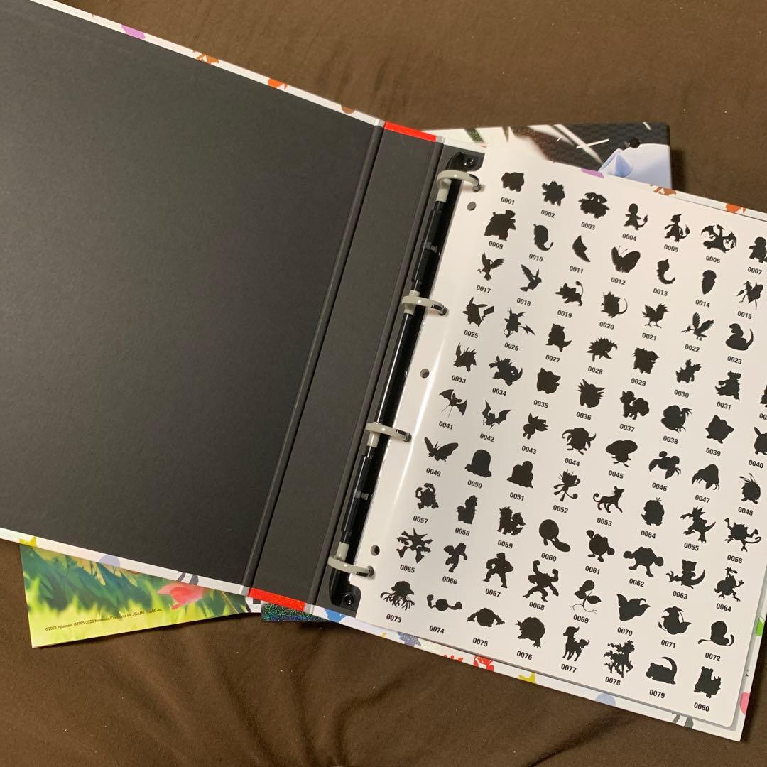 ポケモン　コレクションファイルプレミアム　151 ブラックホワイト、ピカチュウ