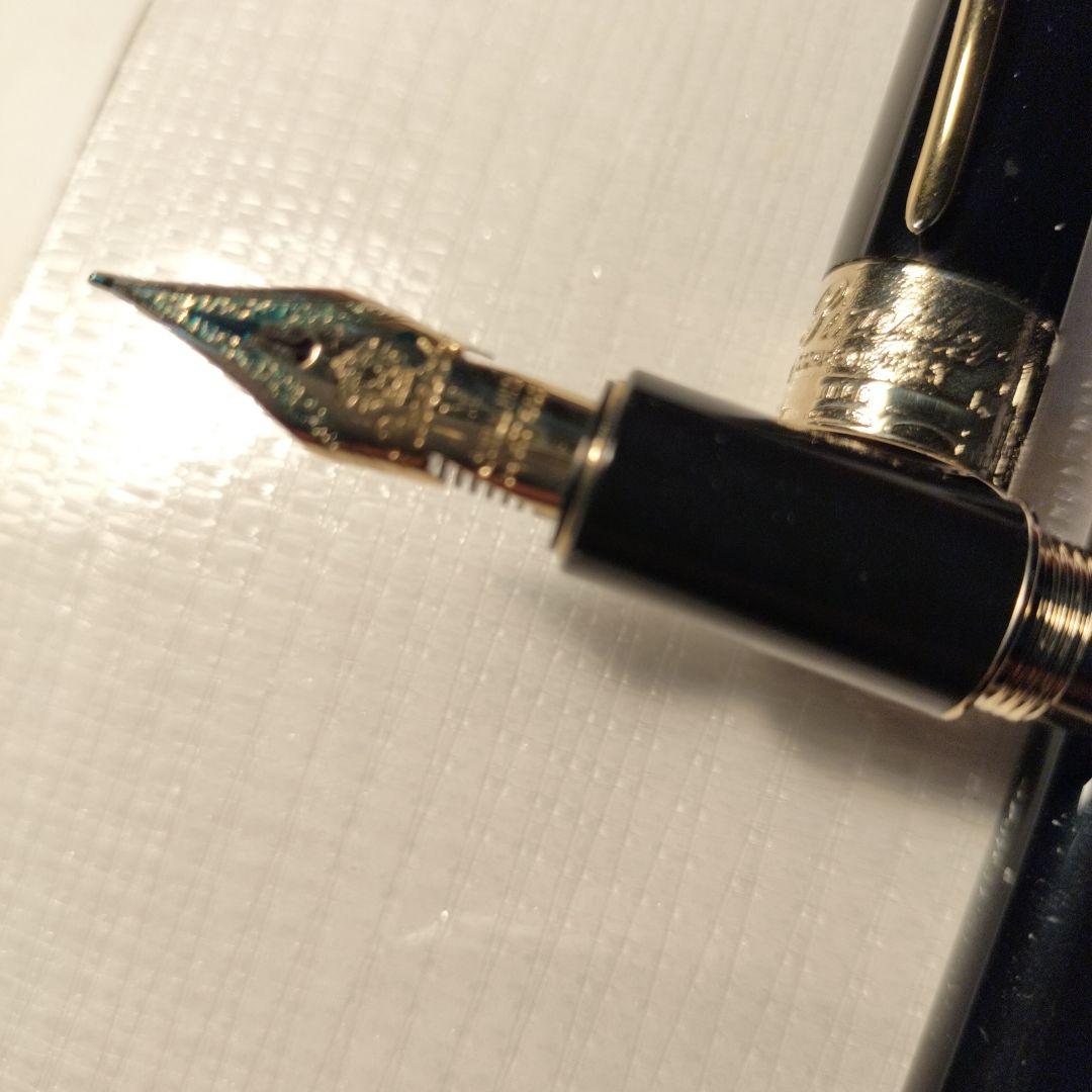 Pineider 万年筆 黒 ゴールド装飾
