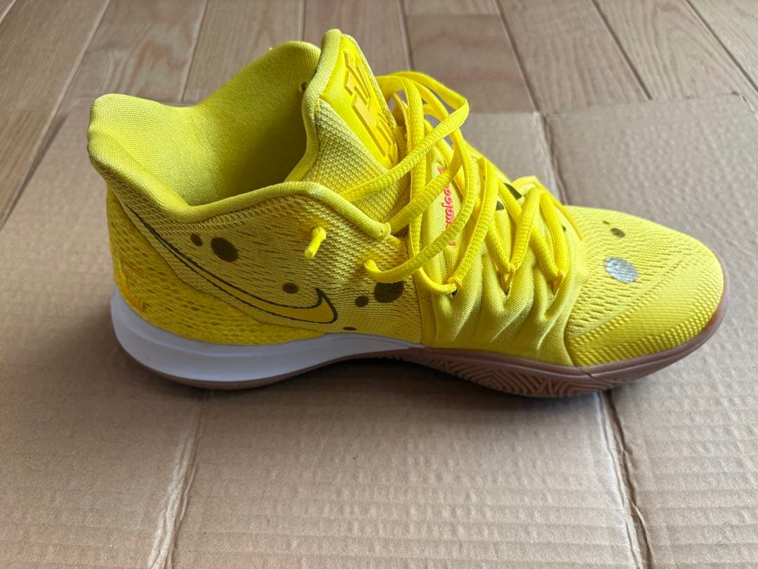 ナイキカイリー5 スポンジボブシリーズ スポンジボブ パトリック