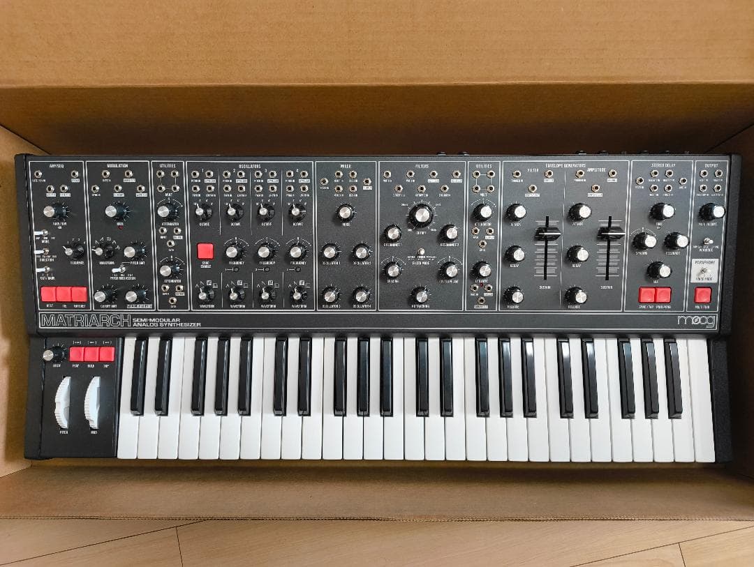 Moog Matriarch DARK アナログシンセサイザー