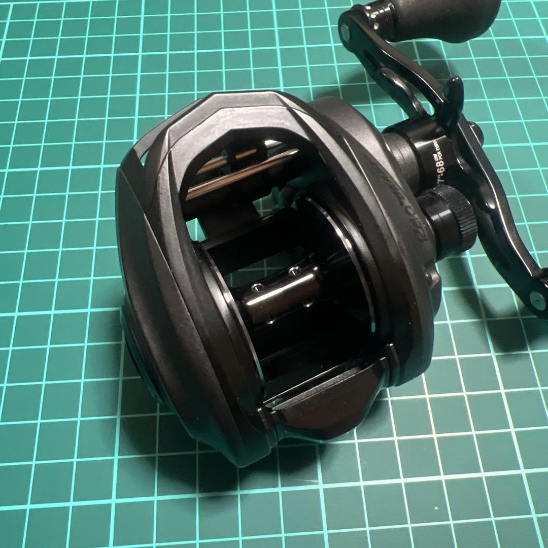 レボ　ビースト　40