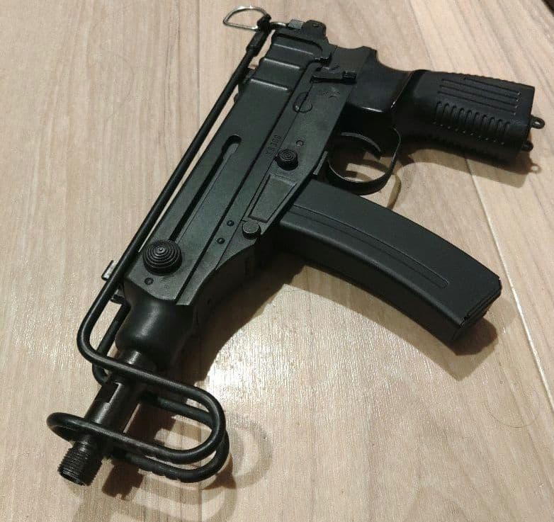 東京マルイ コンパクト電動ガン　vz61 ドラムマグ付き　動作未確認