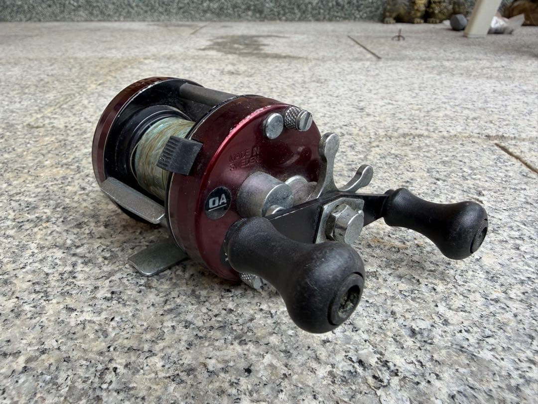 アブ・ガルシア　ベイトリール　Ambassadeur 2500C