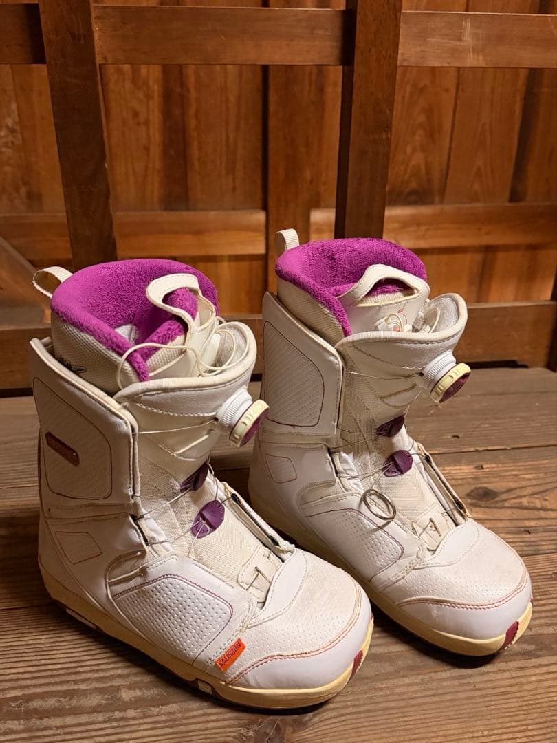 女性用スノーボードブーツ SALOMON 24cm