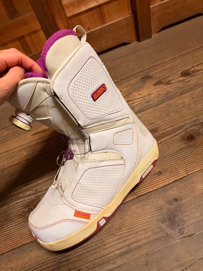 女性用スノーボードブーツ SALOMON 24cm