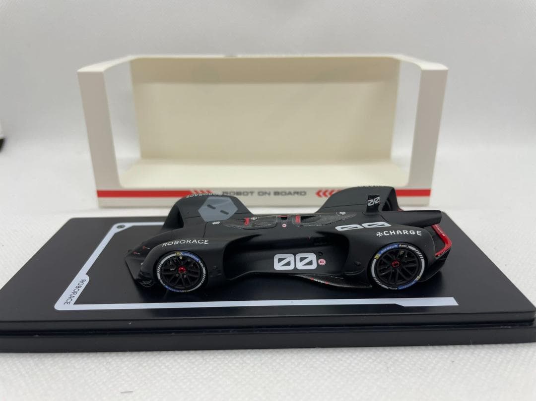 ミニカー 405-136 ROBORACE 1/43 ROBOT ON BOARD #00