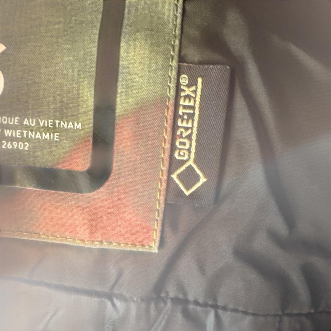 Burton akカモフラージュ スノーボードジャケット GORE-TEX