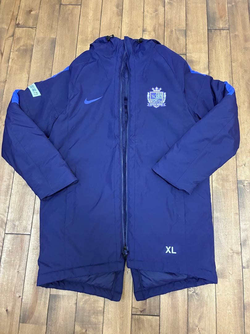 サンフレッチェ広島支給品NIKE ダウンコート XL美品　週末特価3,000円引