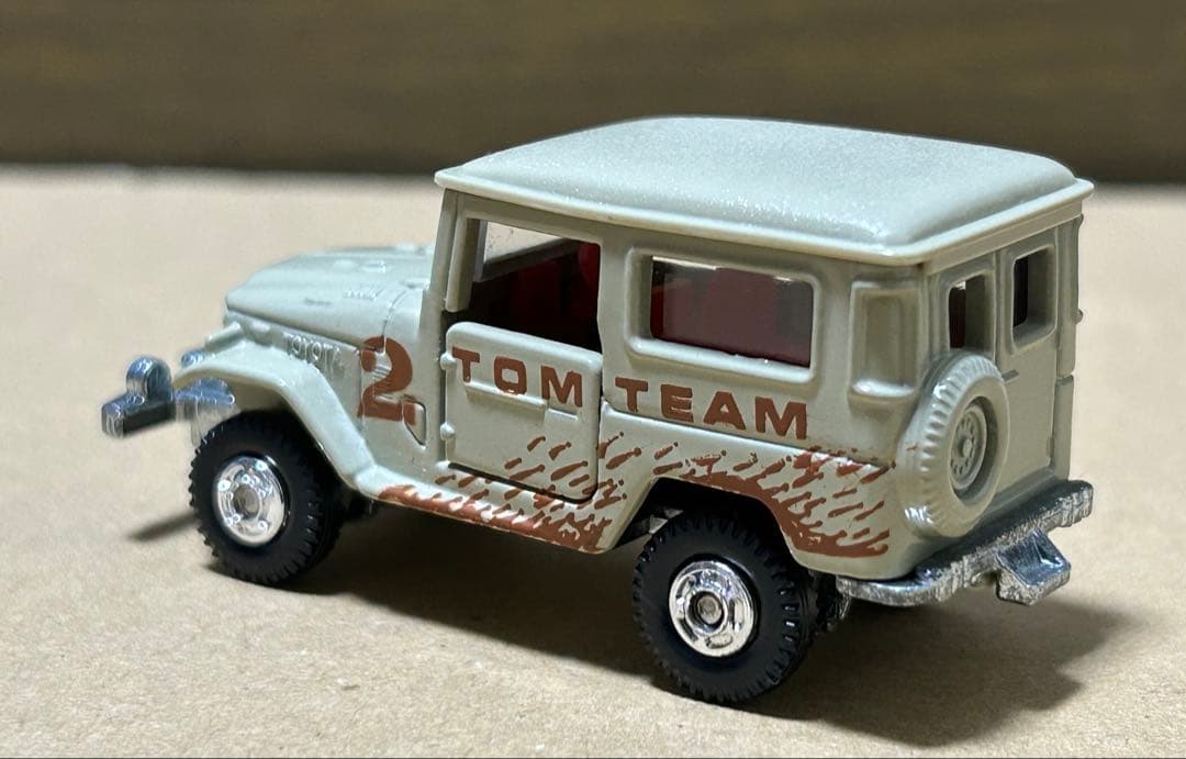 日本製 トミカ トヨタ ランドクルーザー TOM TEAM