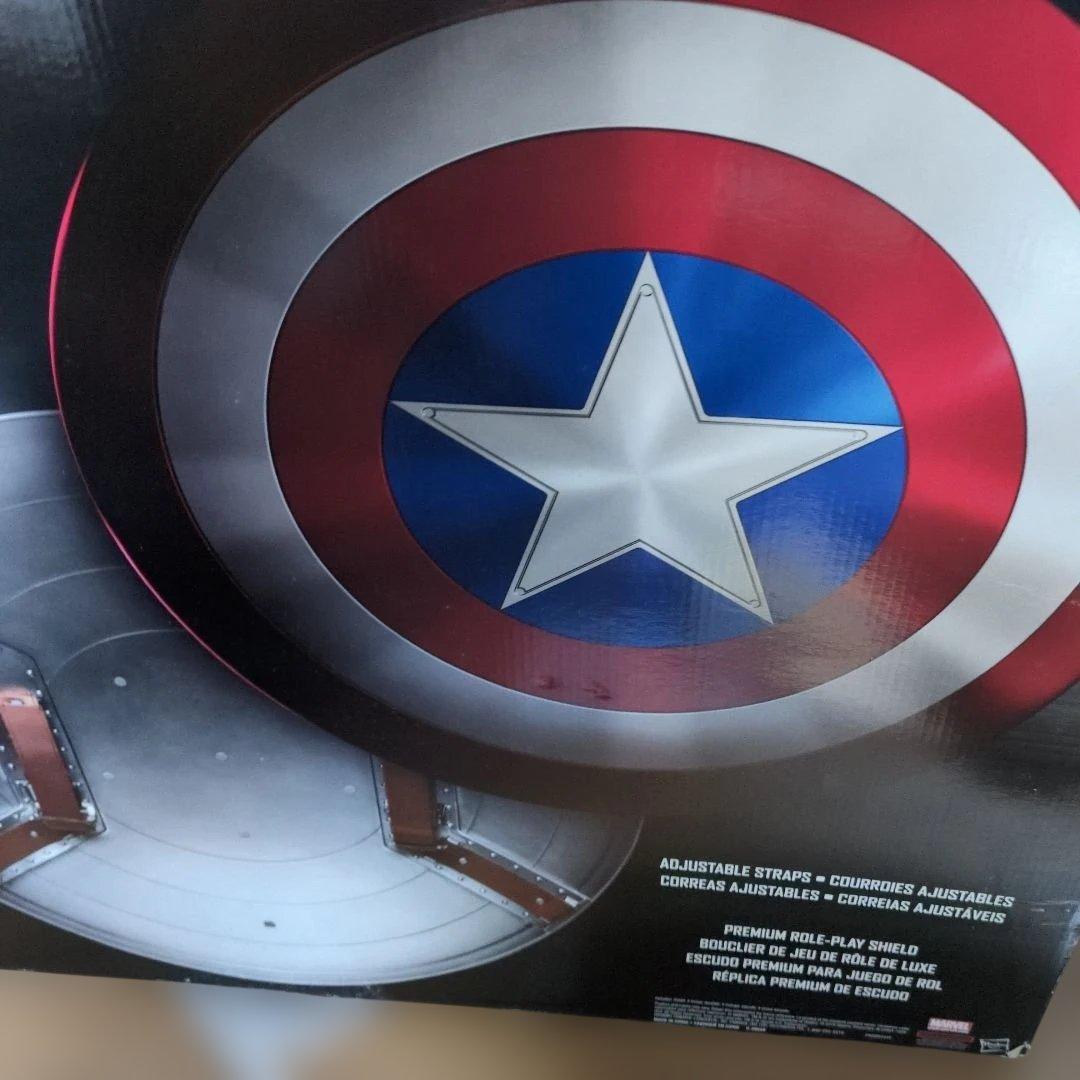 Brother　Corn 等身大キャプテンアメリカシールドとマシンガン他