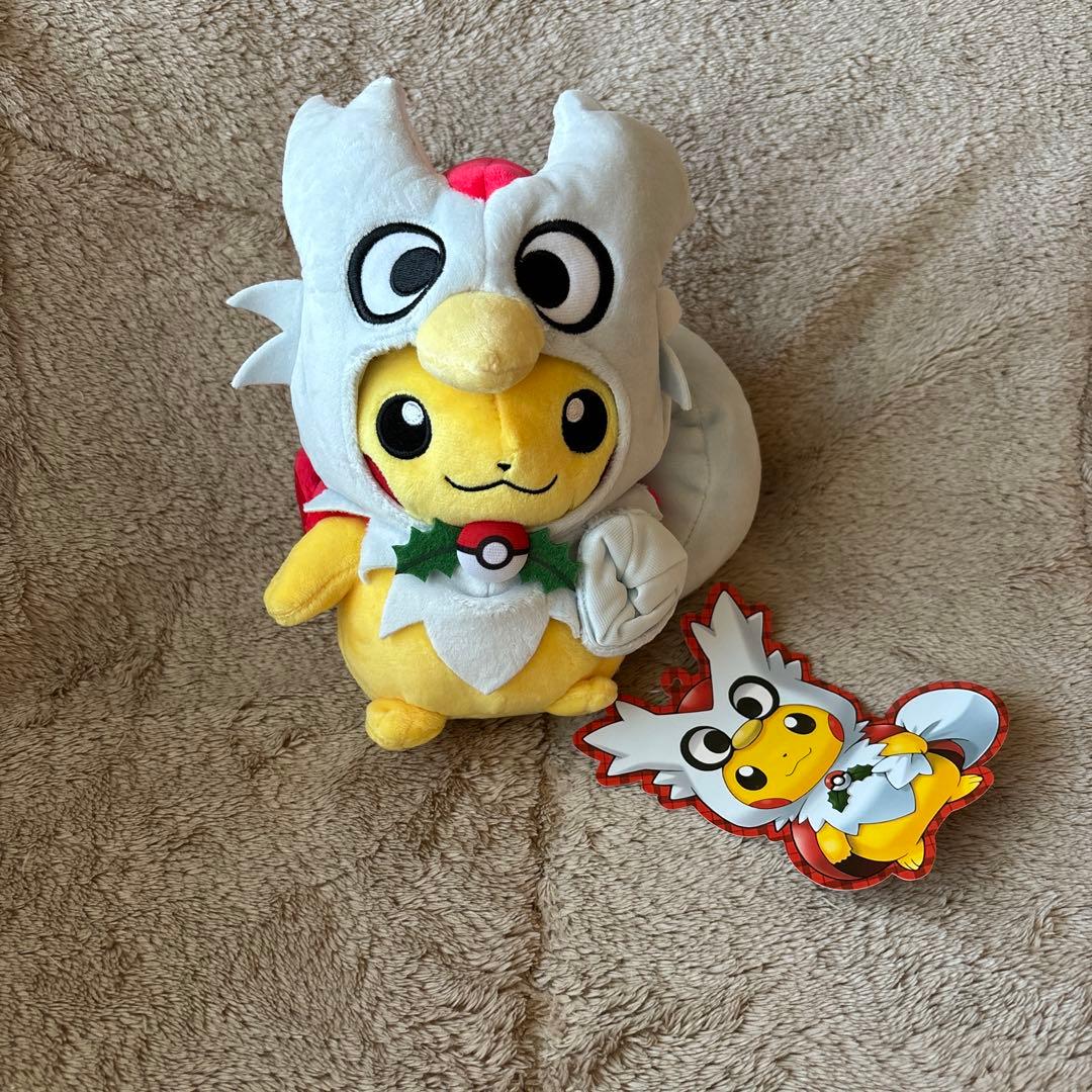 ポケモンセンター　デリバードのポンチョ　ピカチュウ ポケモン　ぬいぐるみ