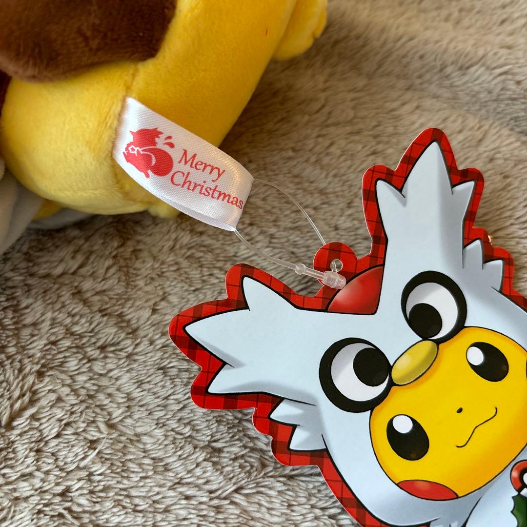 ポケモンセンター　デリバードのポンチョ　ピカチュウ ポケモン　ぬいぐるみ