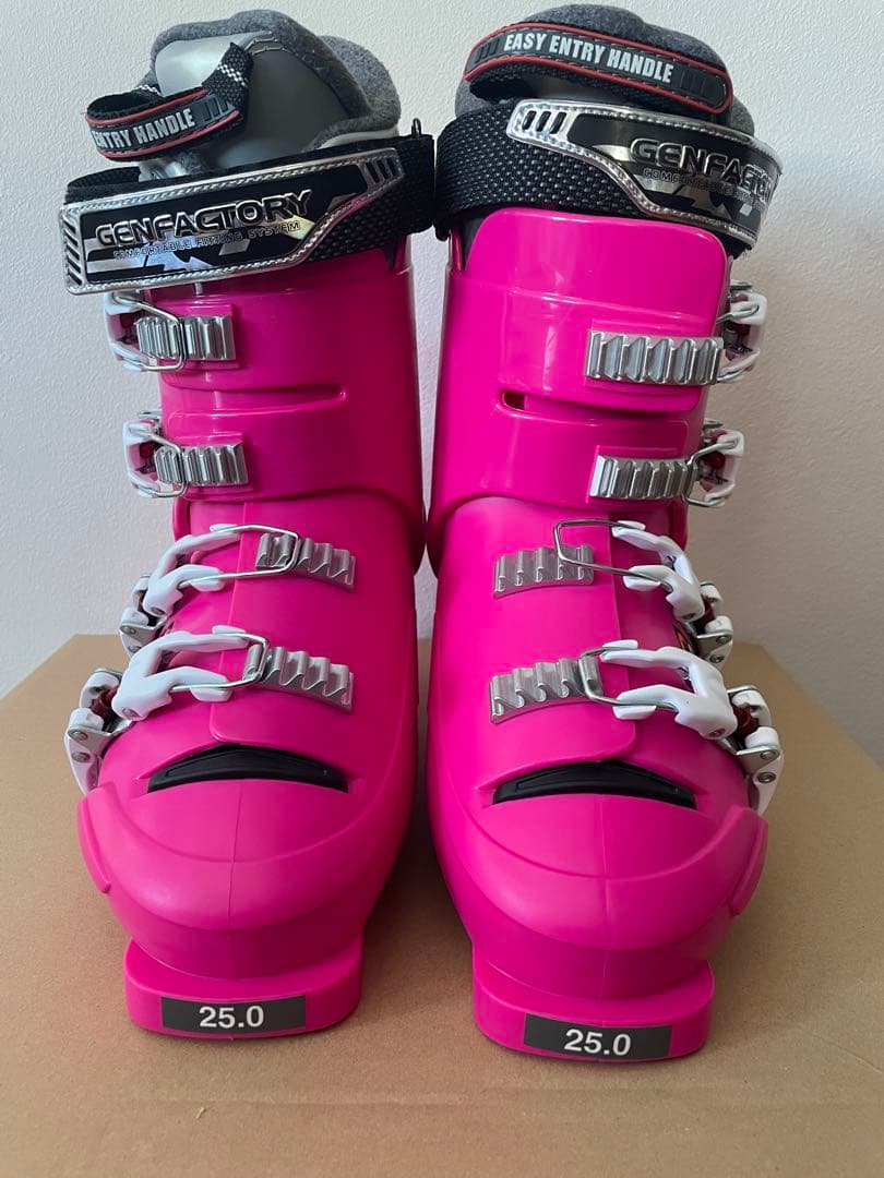 GENFACTORY BUMPSジュニア用スキーブーツ
