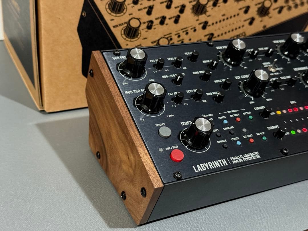 moog labyrinth シンセサイザー アナログ moog
