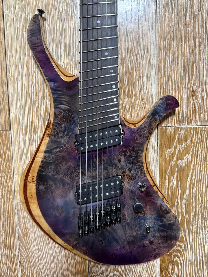 ギター Skervesen Swan 8