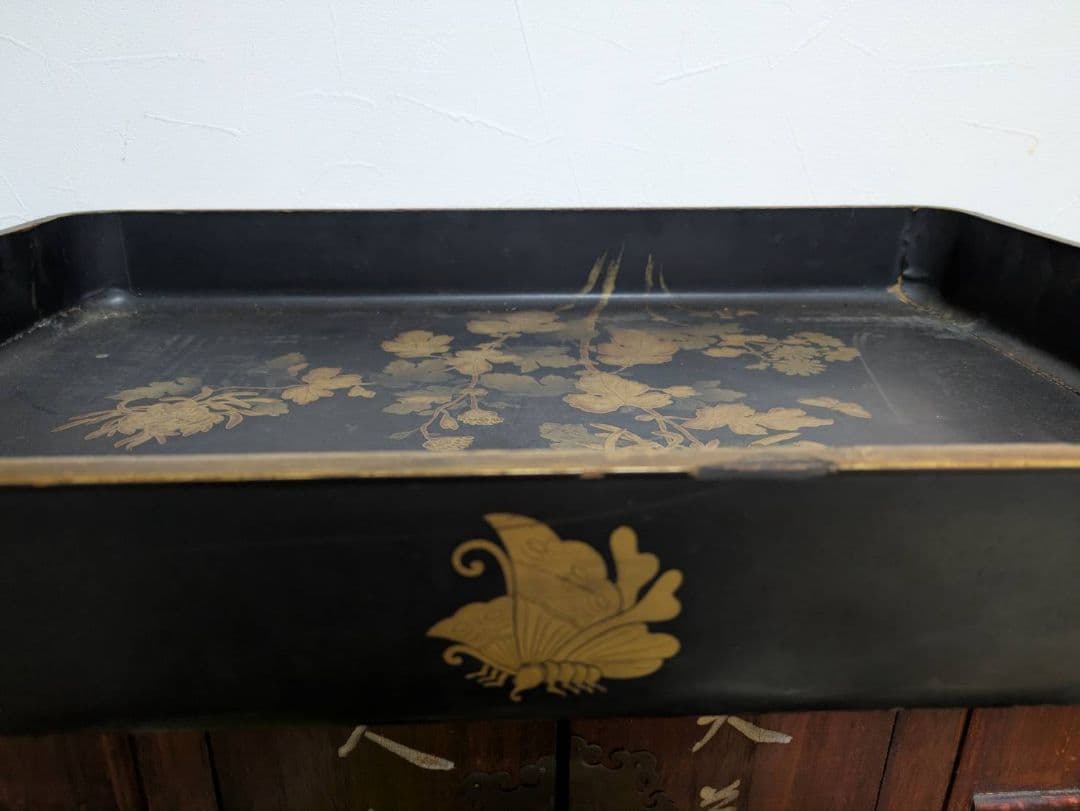 江戸時代 中〜後期頃 金蒔絵菊花図黒漆塗り木製盆