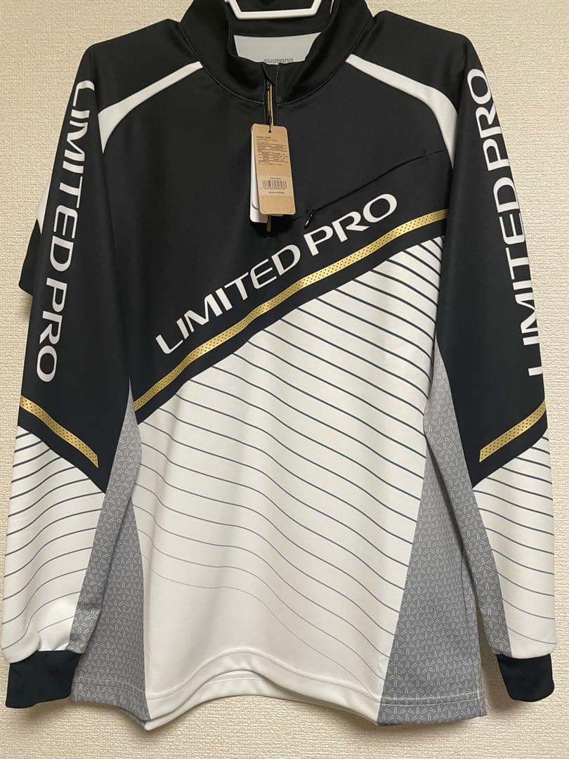 シマノ　リミテッドプロハーフジップウォームシャツ　【最終値下げ】