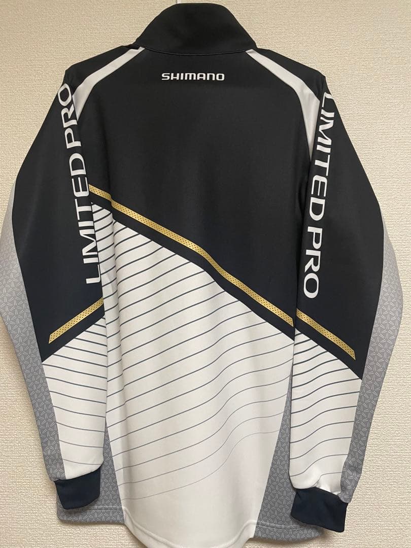 シマノ　リミテッドプロハーフジップウォームシャツ　【最終値下げ】