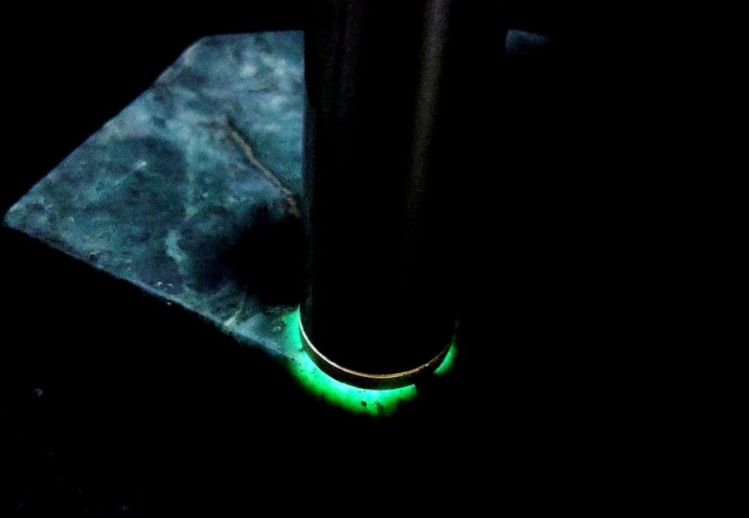 ★翡翠原石★糸魚川硬玉【姫川転石・山之坊コスモクロア・カット431ｇ】