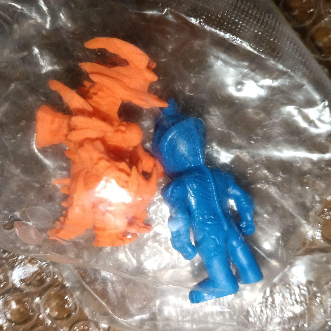 海外限定　怪獣消しゴム　ウルトラマン消しゴム　ウルトラバトラーズ　②