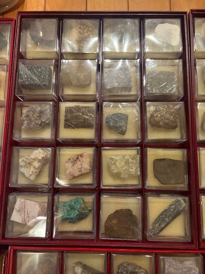 デアゴスティーニ　地球の鉱物コレクション全120巻　特製コレクションボックス入り