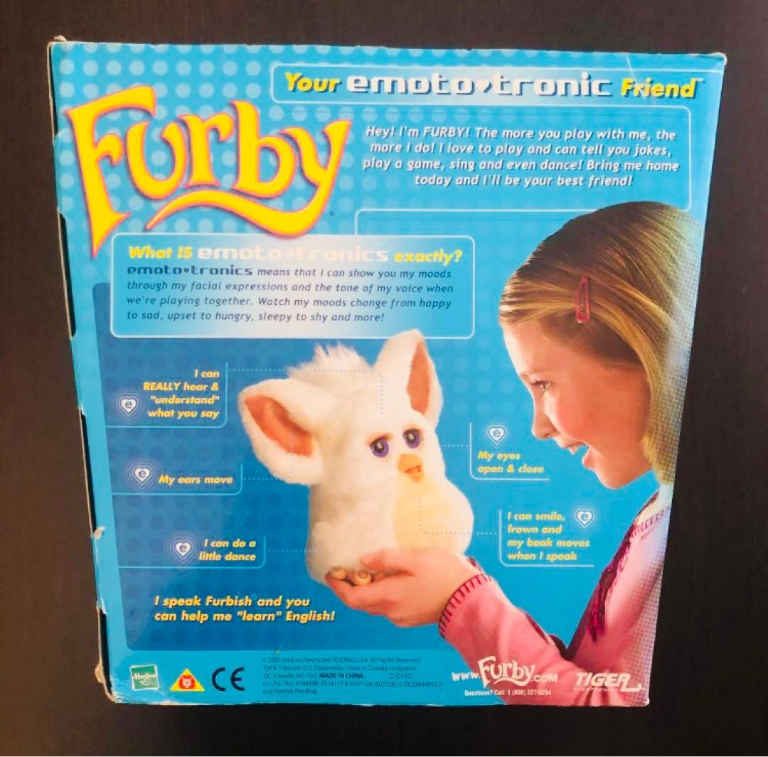 ぬいぐるみ FURBY WHITE&GREEN EYE \"ENGLISH\" VERSION