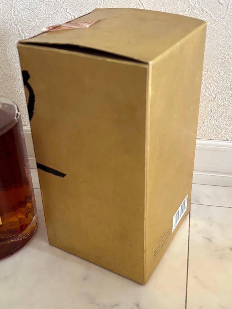 希少！サントリーウィスキー　響　金キャップ　裏金ラベル